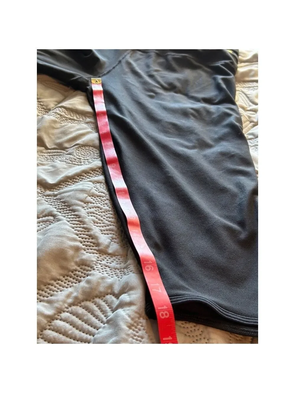 Nike Livestrong Dri-Fit Capri Leggings, Size L, Black/Yellow